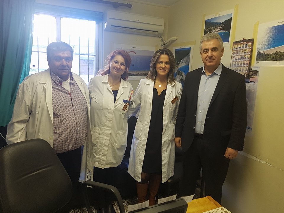 Το Νοσοκομείο Λευκάδας και το ΕΚΑΒ επισκέφθηκε ο βουλευτής