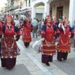 Η παρέλαση των Λευκαδίτικων χορευτικών του Φεστιβάλ