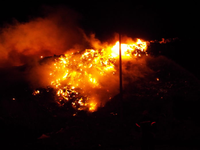 Πυρκαγιά ξέσπασε στην χωματερή της Λευκάδας