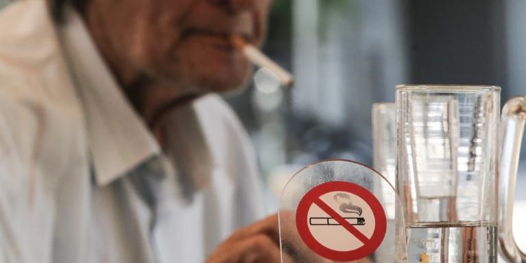 200 Ευρώ πρόστιμο στους παραβάτες καπνιστές