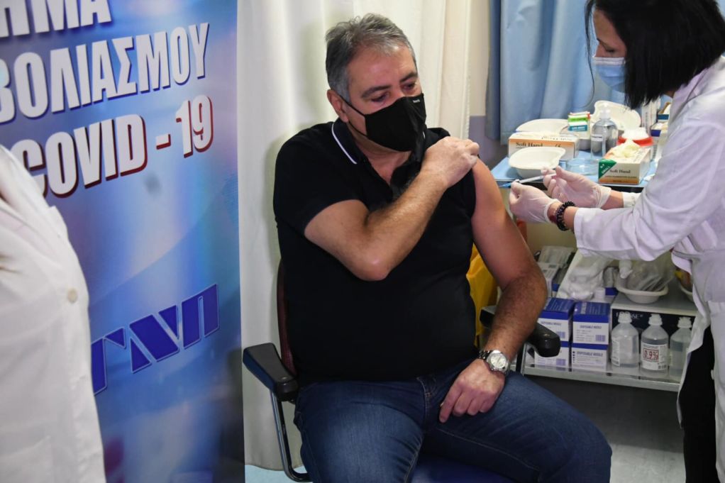 Εμβολιάστηκε ο Διοικητής της 6ης Υ.ΠΕ. κ. Γ. Καρβέλης