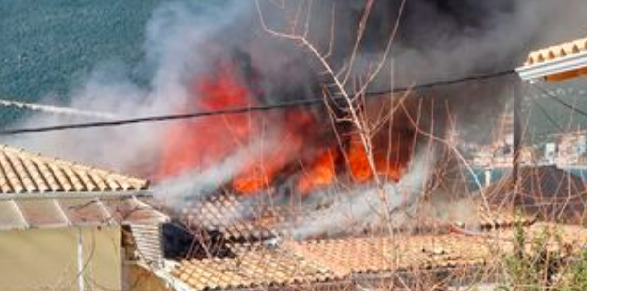 Πυρκαγιά έκαψε τρία σπίτια στην Βασιλική