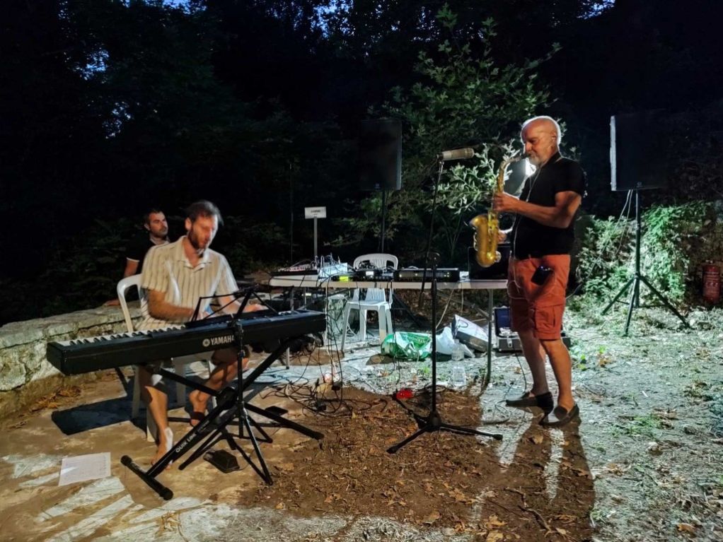 Βραδιά τζαζ στο φυσικό κηποθέατρο “Πηγές” Σύβρου