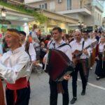 Παρέλαση συγκροτημάτων του 60ου Φεστιβάλ Φολκλόρ Λευκάδας